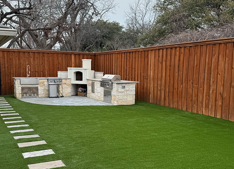 Fire Pits & Outdoor Fireplaces